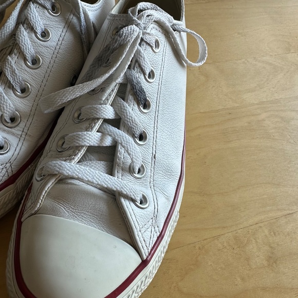 Converse - Leather Style Low top White Sneaker Tennis Shoes White - Picture 2 of 3